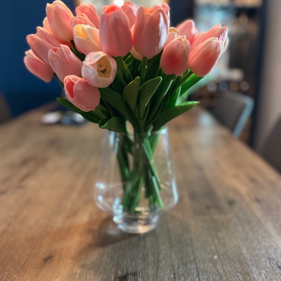 Artificial Tulips Bouquet Real Touch PU. 55 Flowers in glass vase - Picture 1 of 10